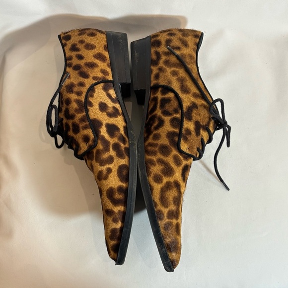 MARC FISHER Sz 8 Leopard Print Lace-Up Brogues Pony Hair Pointy Toe Shoes - Picture 5 of 9